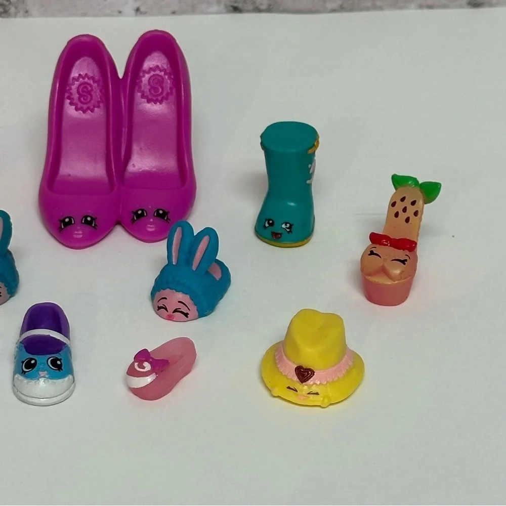 Shopkins Mini Toys 1/2-inch Lot of 8
